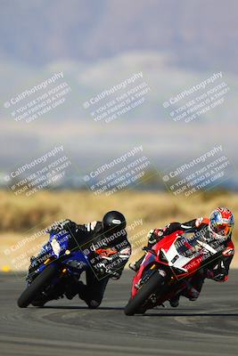 media/Jan-13-2024-SoCal Trackdays (Sat) [[9c032fe5aa]]/Turn 16 Set 2 (1120am)/